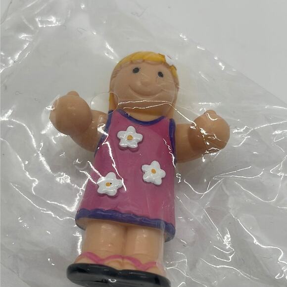 Wow Toys Dynamite Daisy Girl Toddler Toy Figure 2.25" - Picture 1 of 4